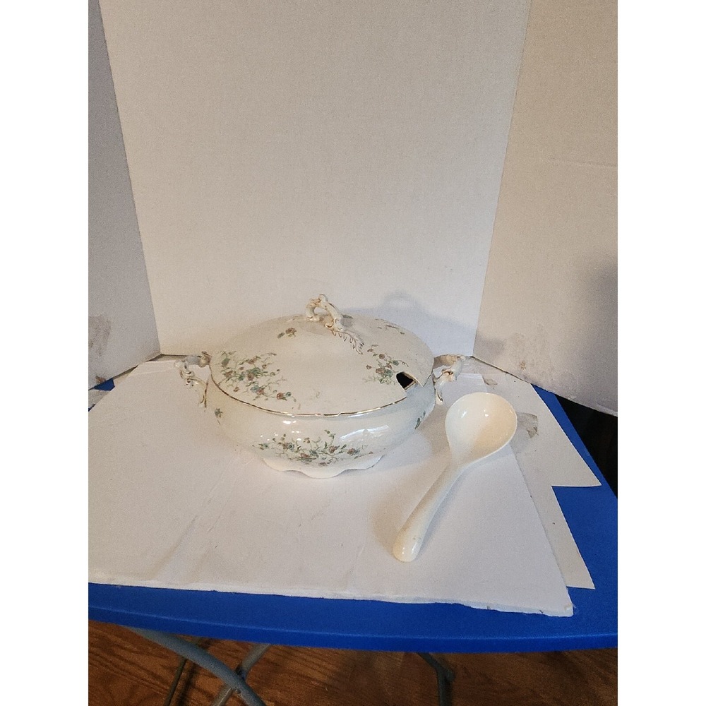 CESTRIAN T & R Boote Green-White Casserole Dish-Lid Waterloo Potteries IMPERFECT